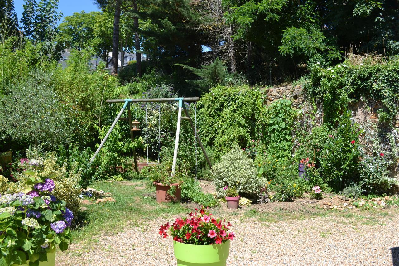 Hôtel Le Castel Brissac-Quince Buitenkant foto