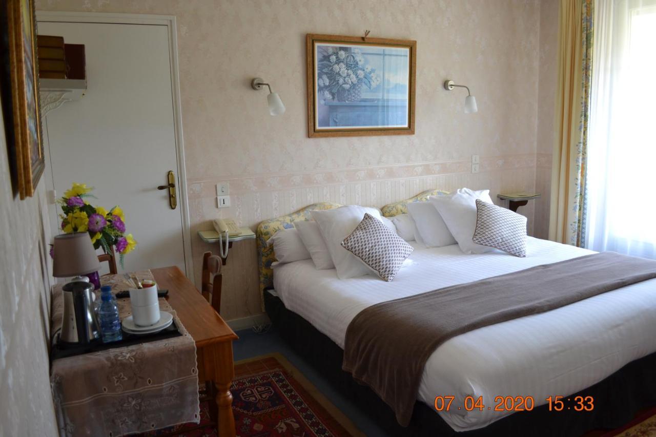 Hôtel Le Castel Brissac-Quince Buitenkant foto