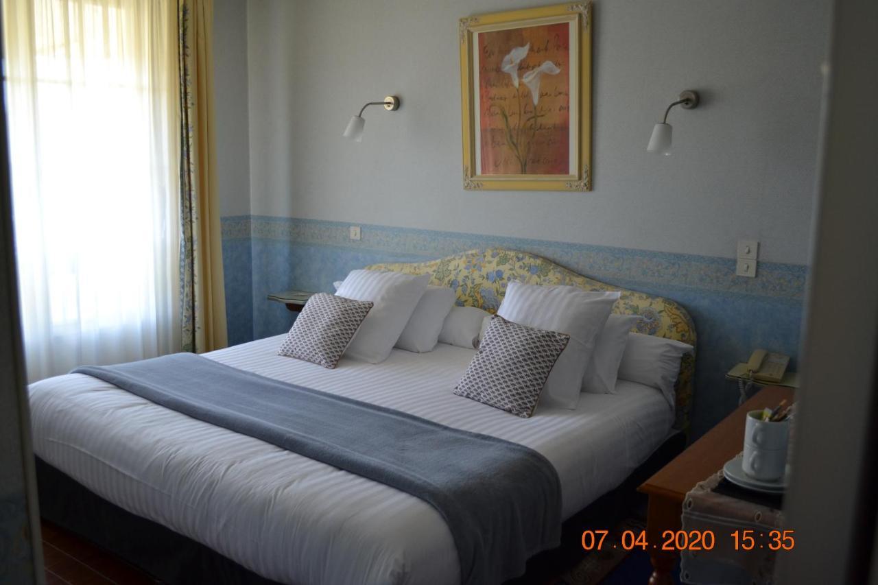 Hôtel Le Castel Brissac-Quince Buitenkant foto