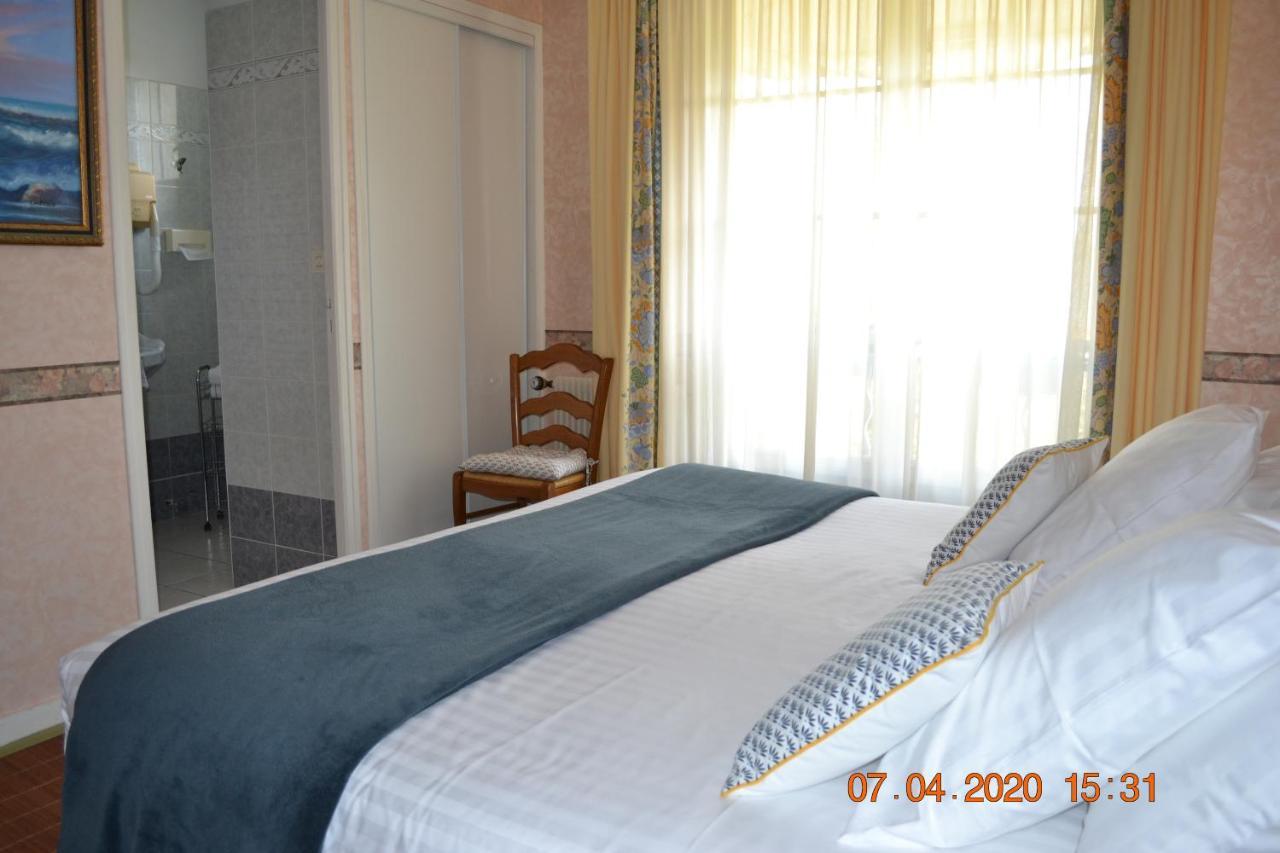 Hôtel Le Castel Brissac-Quince Buitenkant foto