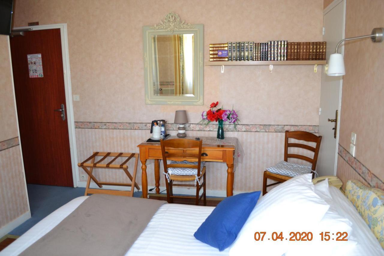 Hôtel Le Castel Brissac-Quince Buitenkant foto